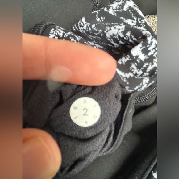 Lululemon Fresh Tracks Tight Black/Iced Wave White Reflective Leggings - Picture 13 of 13